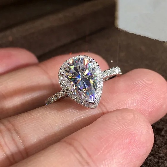 New Pear Cut 925 Silver Diamond Ring - Picture 2 of 8